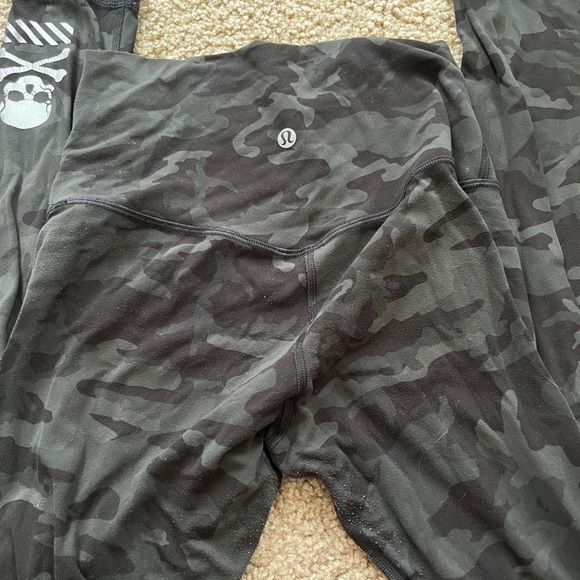 Camo Leggings Lululemon - Picture 4 of 7
